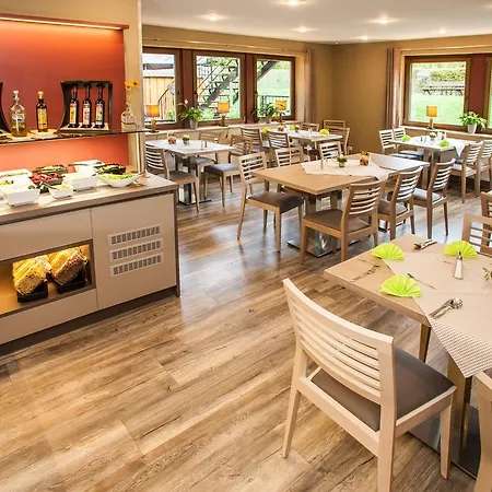 Im Tannengrund Hotell